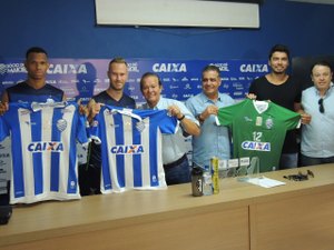 Mutange movimentado: CSA apresenta goleiro Felipe e os atacantes Alemão e Franklin