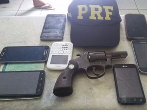 PRF prende dupla de assaltantes em flagrante