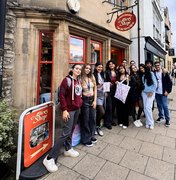 Alunos da rede estadual contam como foi a experiência de estudar em Oxford, na Inglaterra