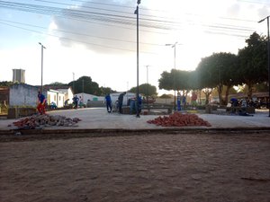 Após “promessa de renúncia” de vereador, Prefeitura de Arapiraca anuncia inauguração de praça