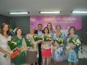 Vereadora é homenageada pelo Projeto Estrela Radiosa