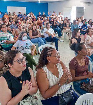 Prefeitura de Palmeira realiza entrega de 167 kits de fardamento para agentes de saúde