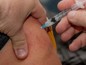 Rússia registra 2ª vacina contra a covid-19 nesta quarta-feira (14)