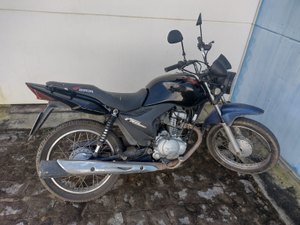 Moto com queixa de roubo é recuperada pela polícia, em Craíbas