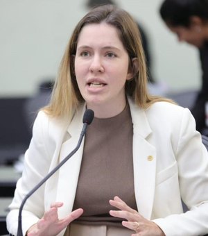 Cibele Moura pede apoio para aprovação de projeto em prol de  mulheres grávidas em cursos