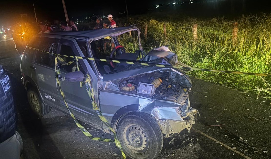 Colisão frontal entre carros deixa um morto e outro ferido em Pão de Açúcar