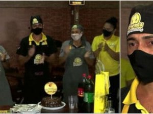 Garçom devolve R$ 8 mil perdidos por cliente e ganha festa