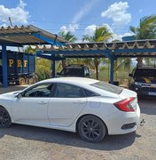 Carro roubado em Maceió é recuperado em caminhão-cegonha em Pernambuco