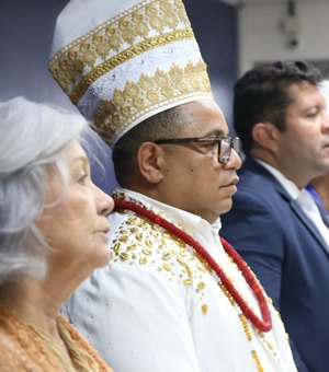 Câmara homenageia Pai Marcos por liderança religiosa e trabalho social em Maceió