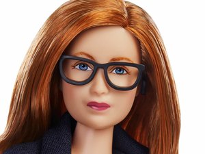 Mattel cria barbie da mulher que desenvolveu vacina da AstraZeneca