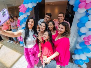 Outubro Rosa: lançamento da campanha promove conscientização e serviços de saúde feminina