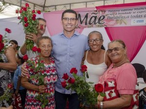 Prefeitura de Limoeiro faz homenagem às mães