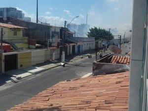 Incêndio causado por curto circuito em residência assusta populares