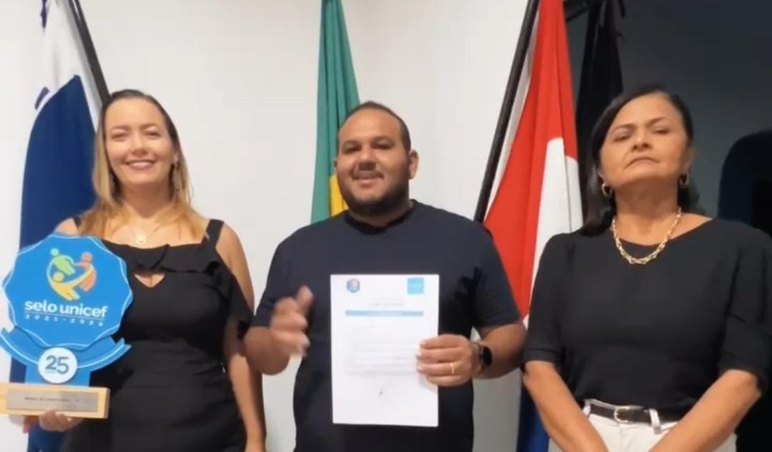 Prefeito faz adesão de Matriz de Camaragibe ao Selo Unicef