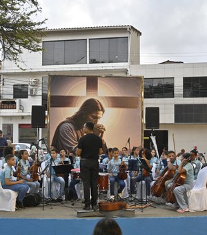 Núcleo de Orquestra Jovens faz concerto no Centro de Maragogi