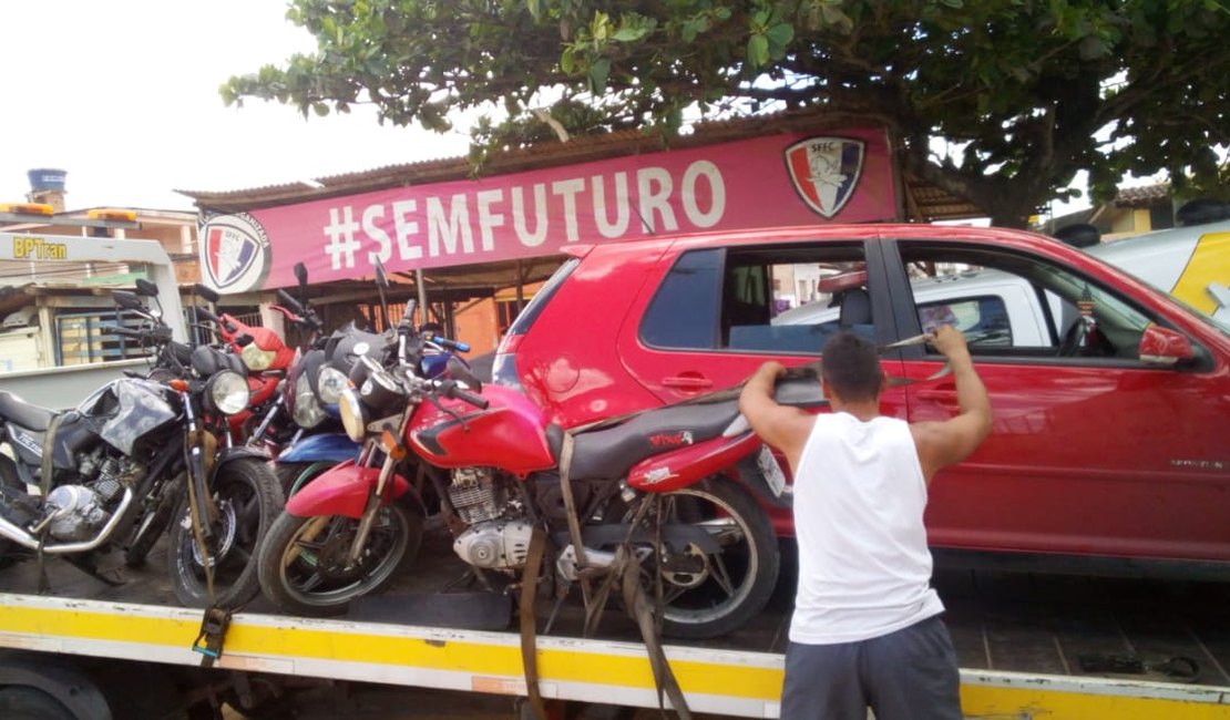 BPRv recolhe oito veículos em Maceió