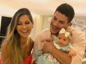 Mayra Cardi e Arthur Aguiar sofrem assalto e ladrões tentam levar filha