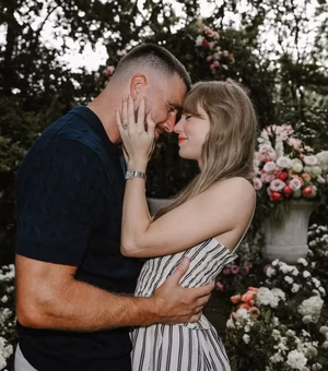 Taylor Swift cumpre “profecia” após noivado com Travis Kelce: entenda