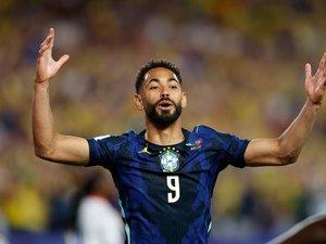 Brasil vence Haiti por 3 a 0 e assume liderança do Grupo C