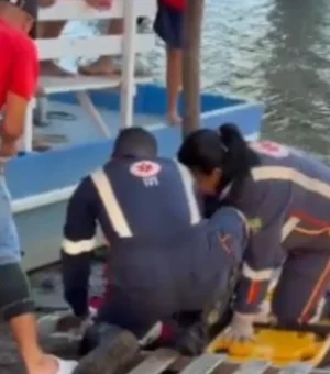 Moradora de Barra de Santo Antônio é atendida pelo Samu após queda de ponte
