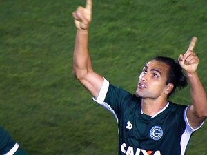 Série B: Atacante Léo Gamalho e mais seis jogadores são dispensados do Goiás