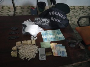 Traficante é preso com drogas, arma e R$ 2 mil em Arapiraca 