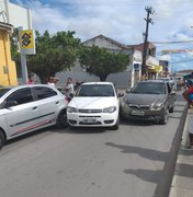 Acidente causa engavetamento no Centro de São Luís do Quitunde