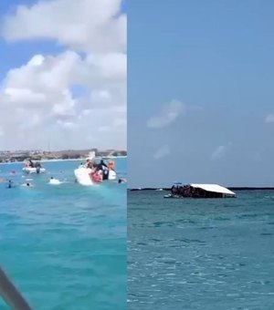 [Vídeo] Catamarã que transportava banhistas afunda no mar, em Maragogi