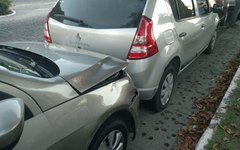 Motorista causa engavetamento envolvendo cinco carro na Ufal