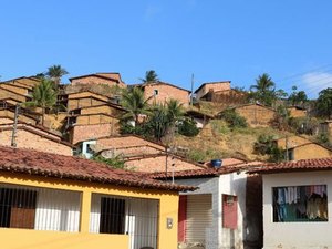 Moradores da Rua da Jaqueira sofrem com a falta d?água em Japaratinga