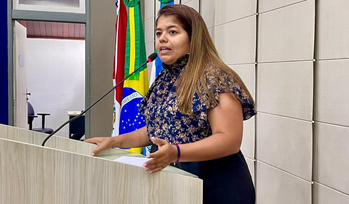 Em audiência pública, Carol Dias defende planejamento antecipado para acolhimento de idosos