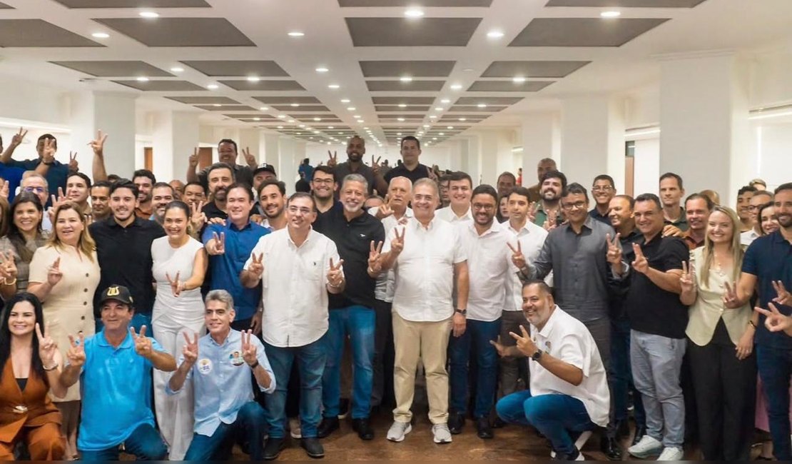 Lira avança sobre prefeitos calheiristas e fecha voto em Flávio Bolsonaro