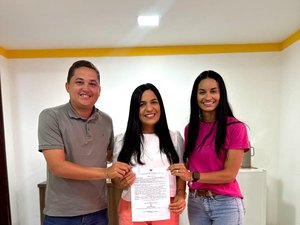 Prefeita de São Luís do Quitunde autoriza calçamento da fazenda Adubeira