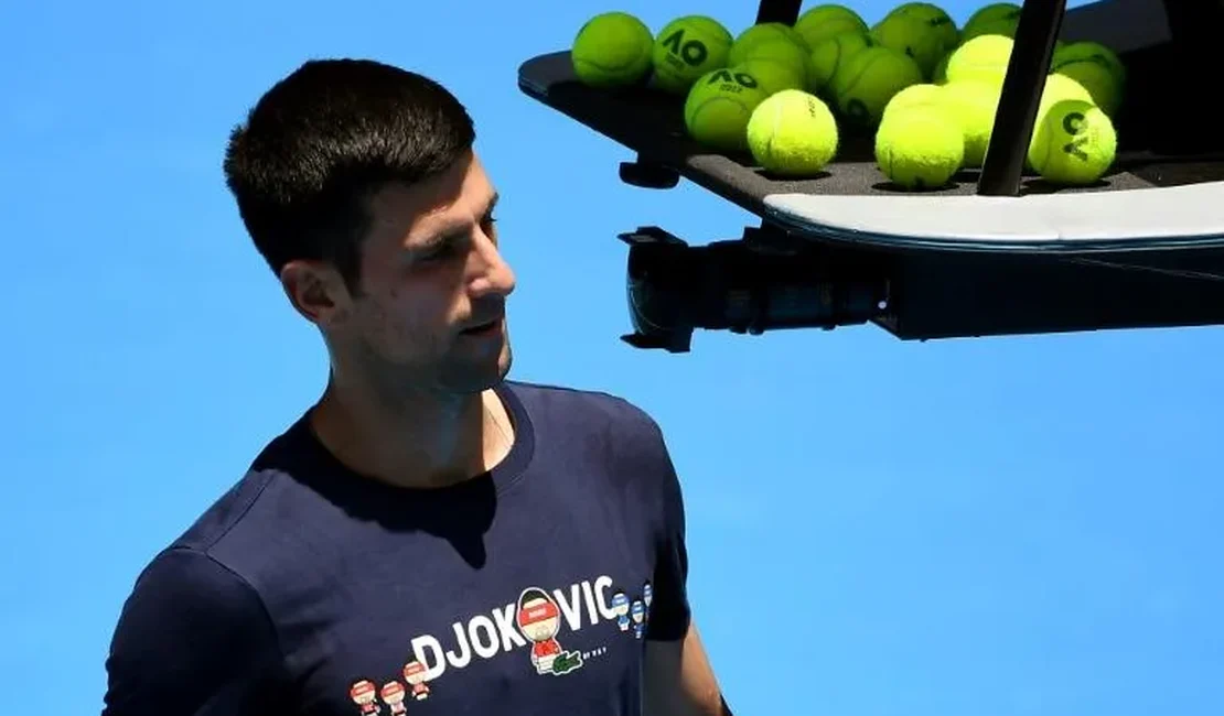 Governo australiano decide cancelar novamente visto de Novak Djokovic