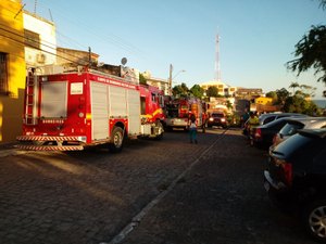 Homem ateia fogo na própria residência no Farol