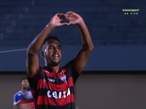 Atlético GO vence e assume liderança; Bragantino afunda Sampaio Corrêa