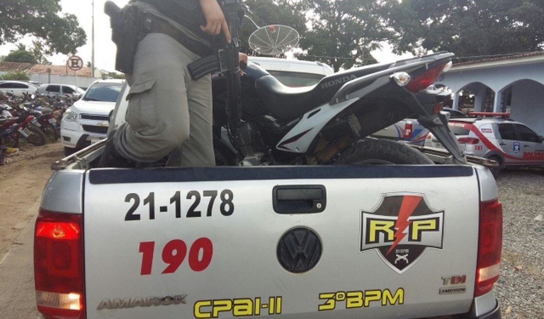 Polícia recupera moto roubada de empresária