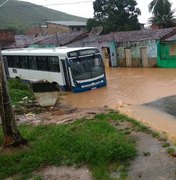 [Vídeo] Chuvas provocam alagamentos no município de Jacuípe na tarde deste sábado (17)