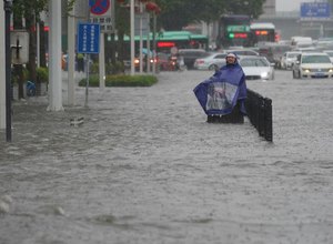Pior chuva em mil anos deixa pelo menos 25 mortos em província chinesa
