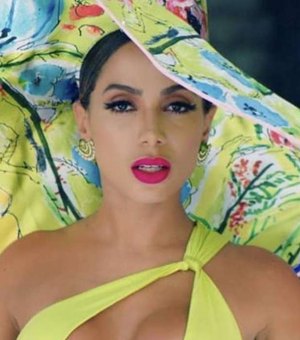 Assessoria de Anitta nega que ela tenha raspado a cabeça pelo candomblé