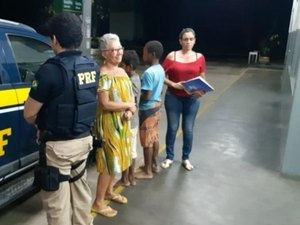 Crianças sobem em caminhão para brincar, dormem e viajam 160km pela Bahia