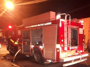 Princípio de incêndio atinge residência e assusta moradores no Jacintinho