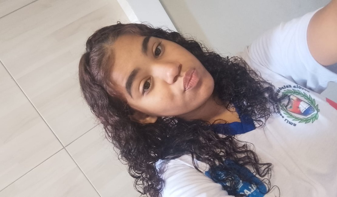 Adolescente de 14 anos desaparece após sair de colégio em Maceió