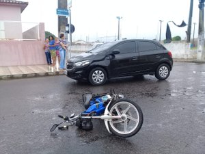 Motociclista fica ferido após colisão contra veículo em Arapiraca 