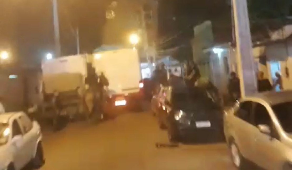 Ônibus da torcida do ASA tem vidro quebrado por policiais após final do Campeonato Alagoano
