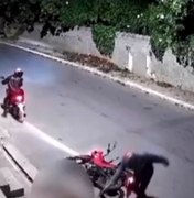 Homem é executado a tiros no meio da rua em Arapiraca enquanto buscava a esposa