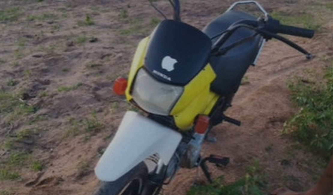 Motocicleta Honda Pop amarela é furtada na porta de casa em Feira Grande