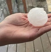 Bebê morre após ser atingida por granizo durante tempestade na Espanha