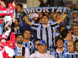 Torcedores do Grêmio gritam: 'O Fernandão morreu'