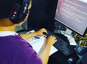 Amigos e escola são o que os jovens mais sentem falta no isolamento, diz pesquisa 